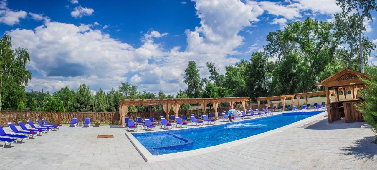 Relax Hotel - Restaurant Complex Novomoskovs'k Εξωτερικό φωτογραφία